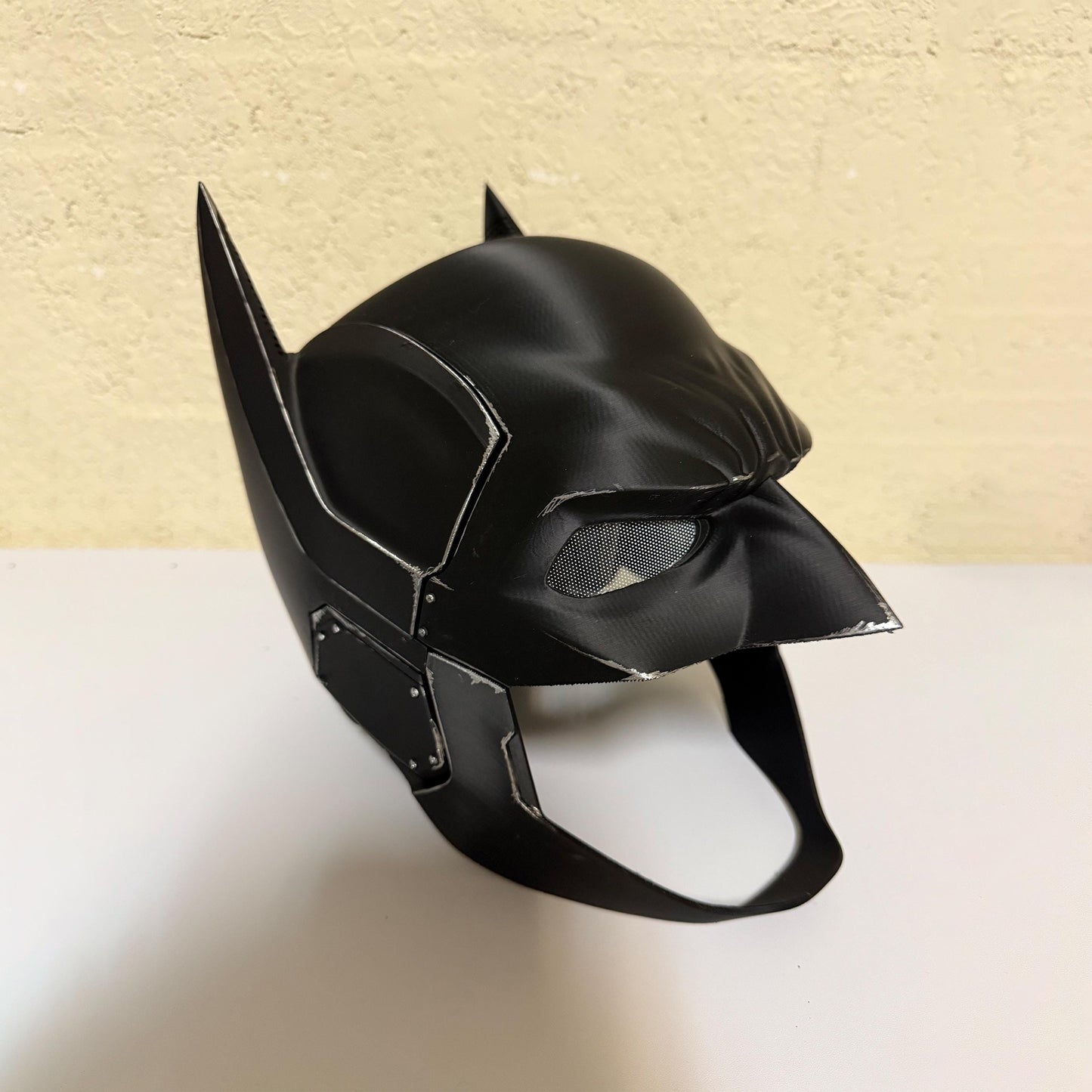 Customized Batfleck Helmet Cosplay Comics for Cosplayer Wearable Helmet 3D Printed Prop Costume Accessory Display Collectible Halloween