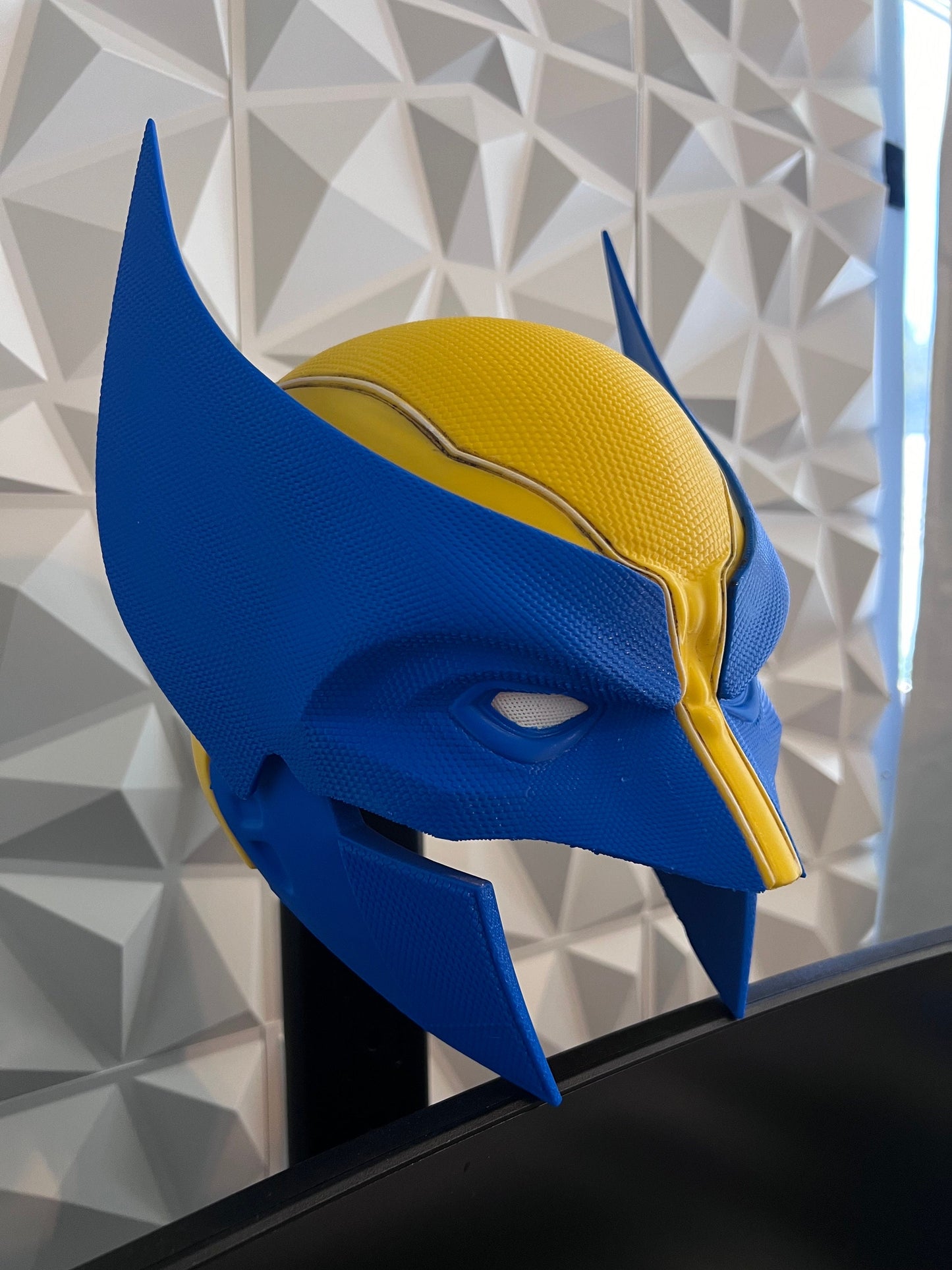 Comic Wolverine Helmet X-Men Marvel Superhero Cosplay Wearable Helmet 3D Printed Prop Costume Accessory Display Collectible Halloween