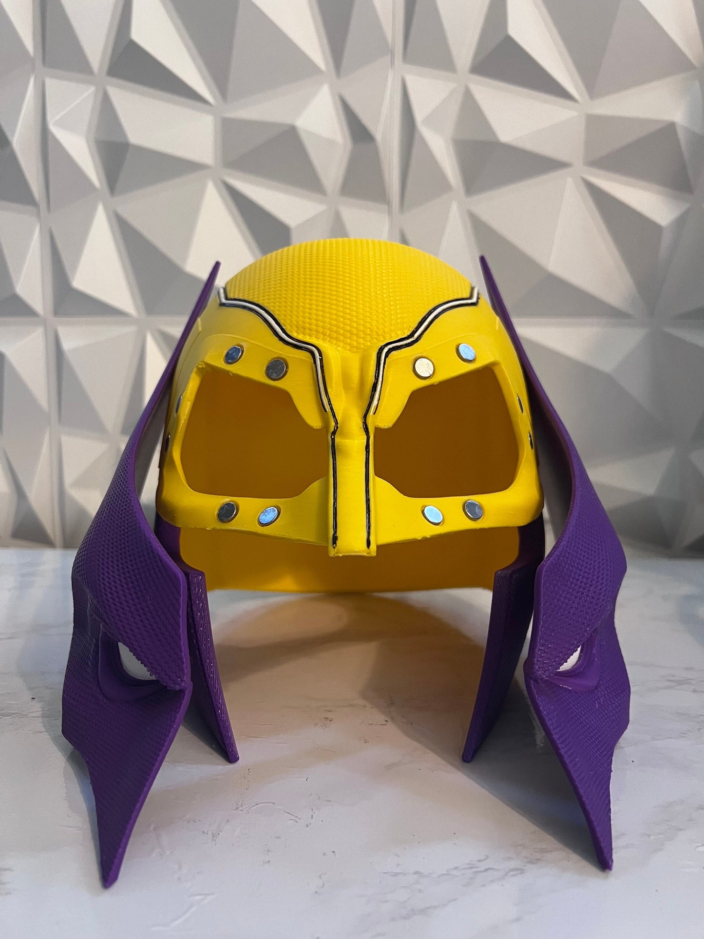 Comic Wolverine Helmet X-Men Marvel Superhero Cosplay Wearable Helmet 3D Printed Prop Costume Accessory Display Collectible Halloween