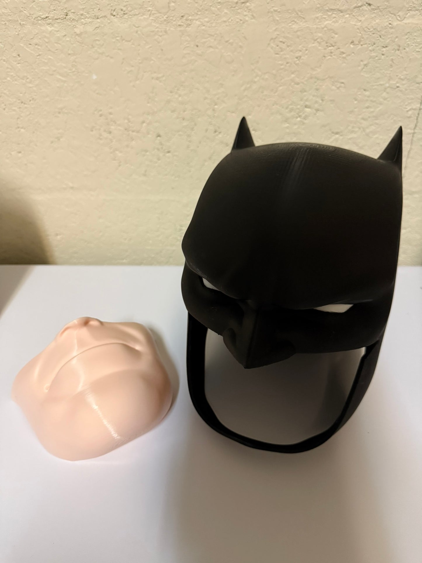Batman Dark Knight Helmet, 3D Printed Comic Version for Cosplay & Collectors, Perfect Superhero Gift