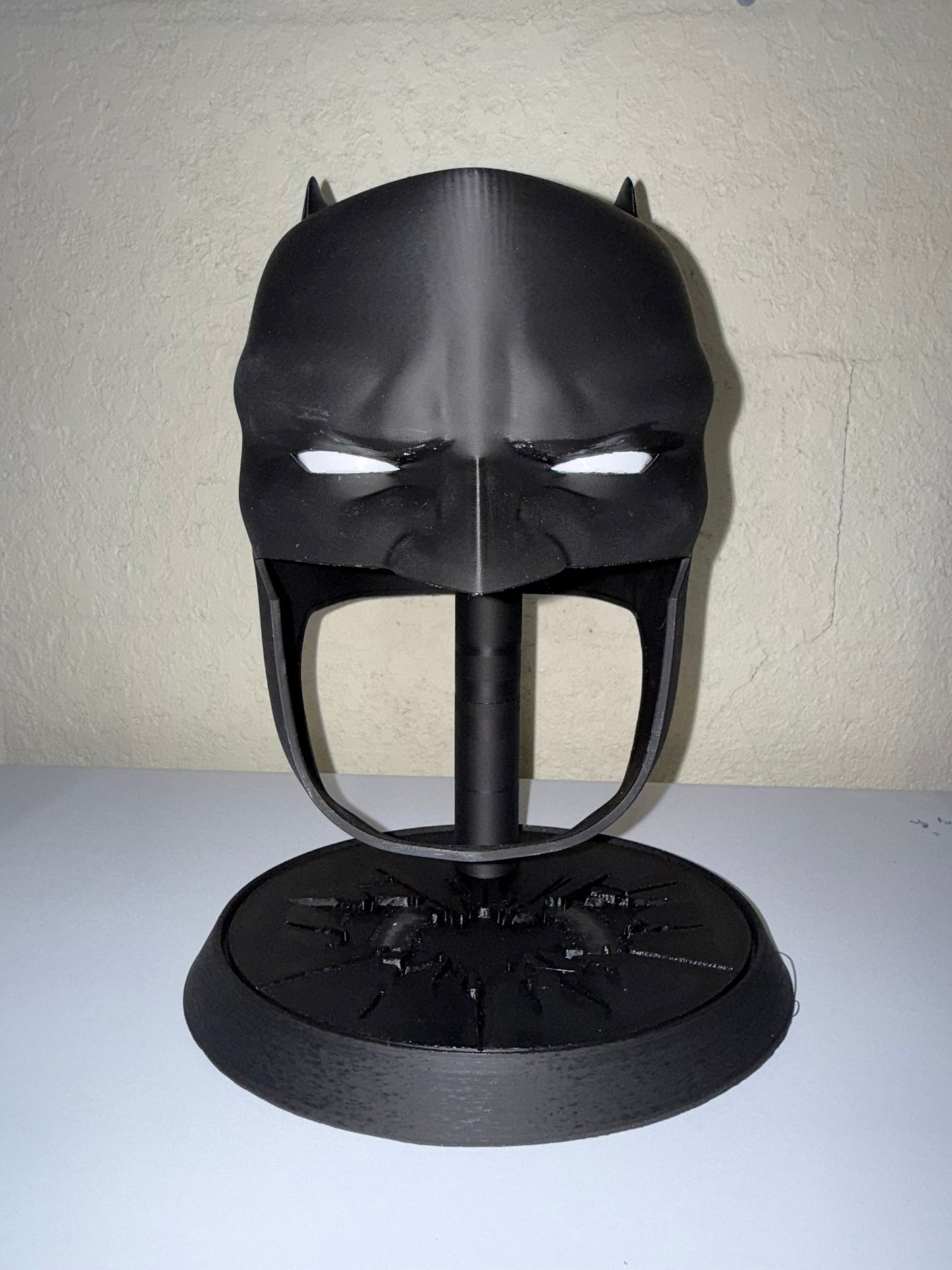 Batman Dark Knight Helmet, 3D Printed Comic Version for Cosplay & Collectors, Perfect Superhero Gift