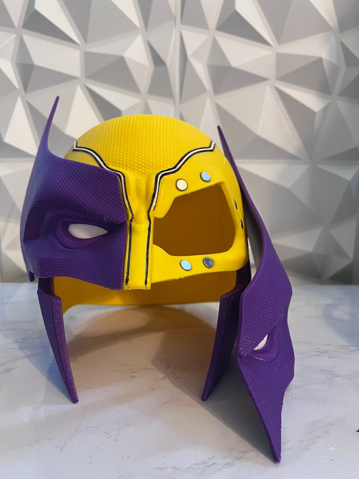 Comic Wolverine Helmet X-Men Marvel Superhero Cosplay Wearable Helmet 3D Printed Prop Costume Accessory Display Collectible Halloween
