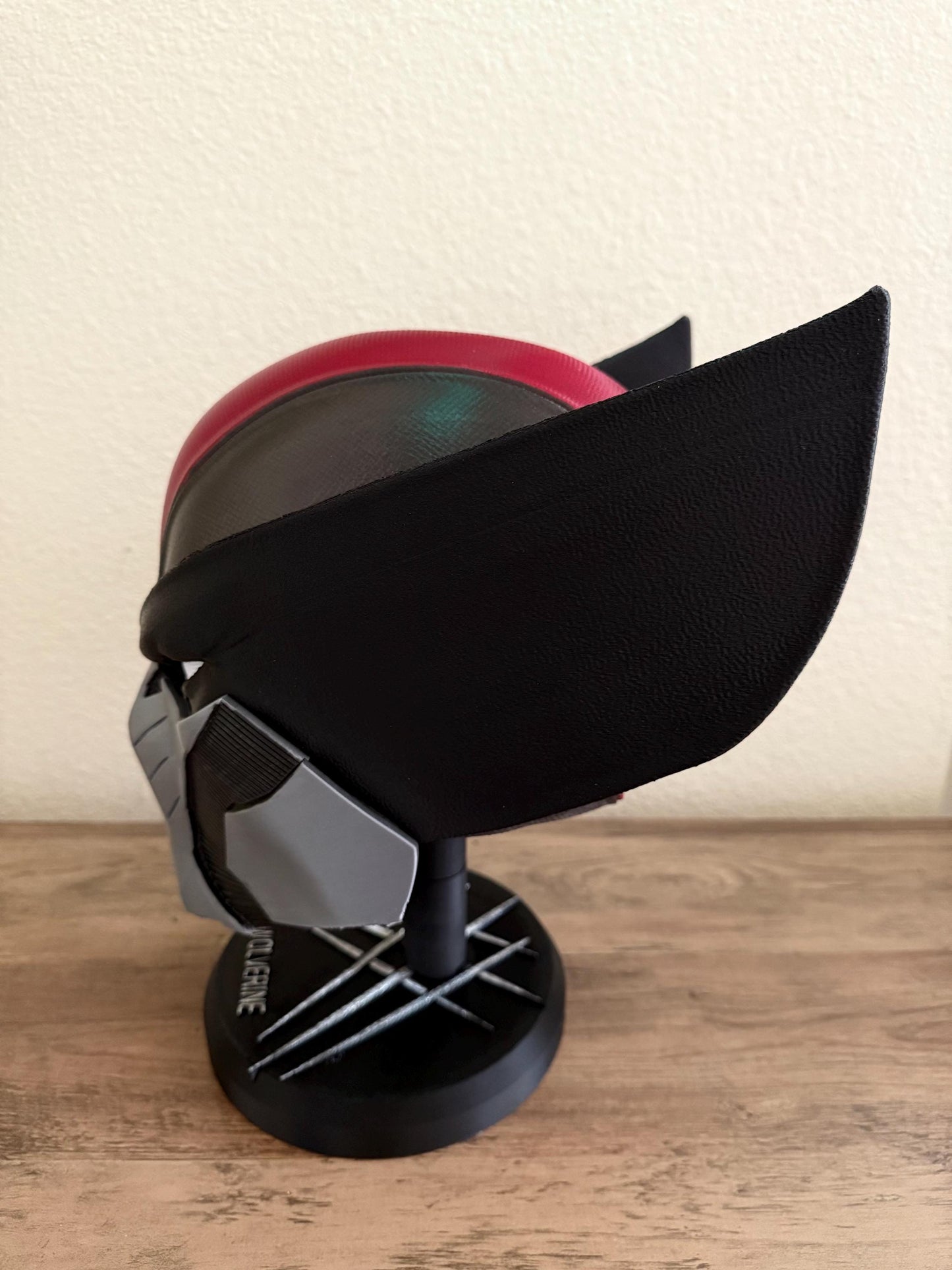 Ultimate Wolverine Helmet X-Men Cosplay Superhero Cosplay Wearable Helmet 3D Printed Prop Costume Accessory Display Collectible Halloween