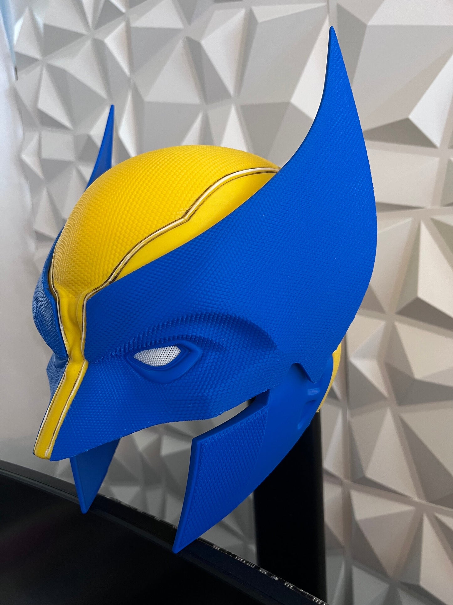 Comic Wolverine Helmet X-Men Marvel Superhero Cosplay Wearable Helmet 3D Printed Prop Costume Accessory Display Collectible Halloween